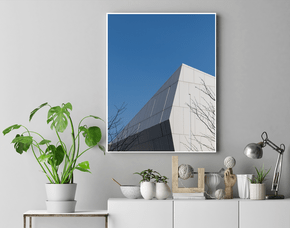 Quadro Fachada Contemporânea em Dia de Céu Azul Por Ivan Araújo