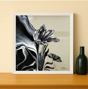 Quadro Flor em Brisa com Moldura A02 Por Estúdio Flora